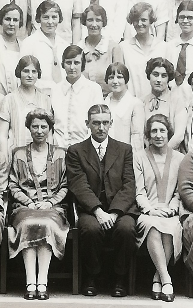 Reynard Dillon and students